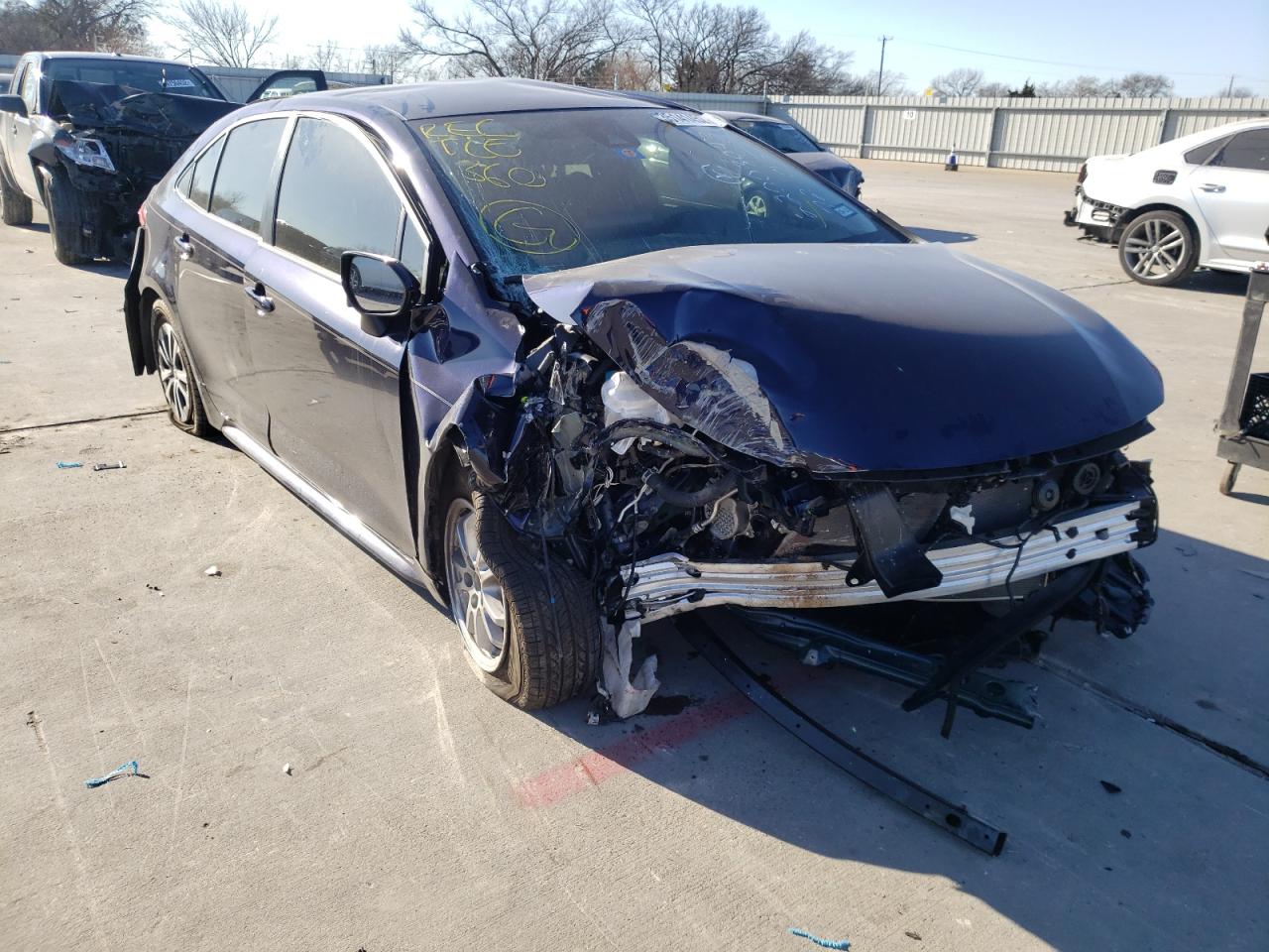 TOYOTA COROLLA LE 2022 with VIN JTDEAMDE2NJ041912 - Photo from auction
