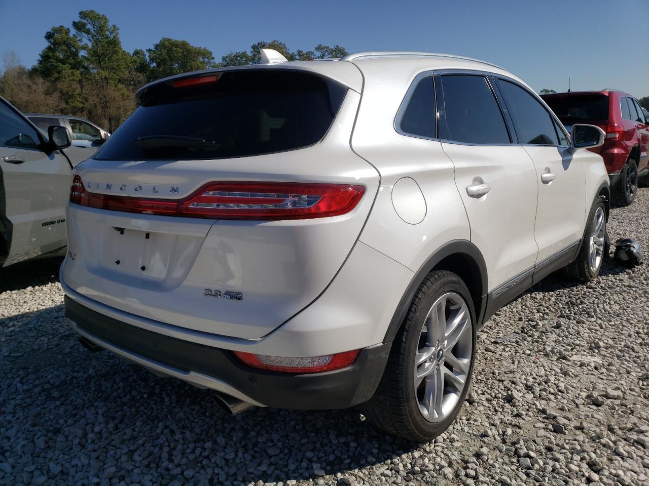 Photo 4 from auction – 2015 LINCOLN MKC with VIN 5LMTJ2AH7FUJ03601