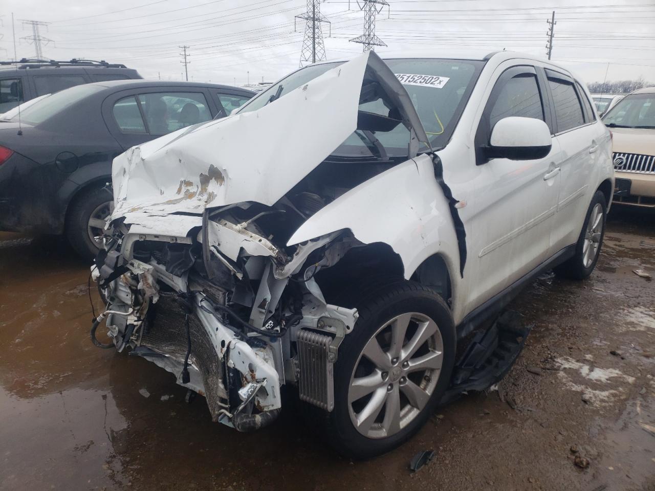 Photo 2 from auction – 2015 MITSUBISHI OUTLANDER with VIN 4A4AP4AU7FE053193