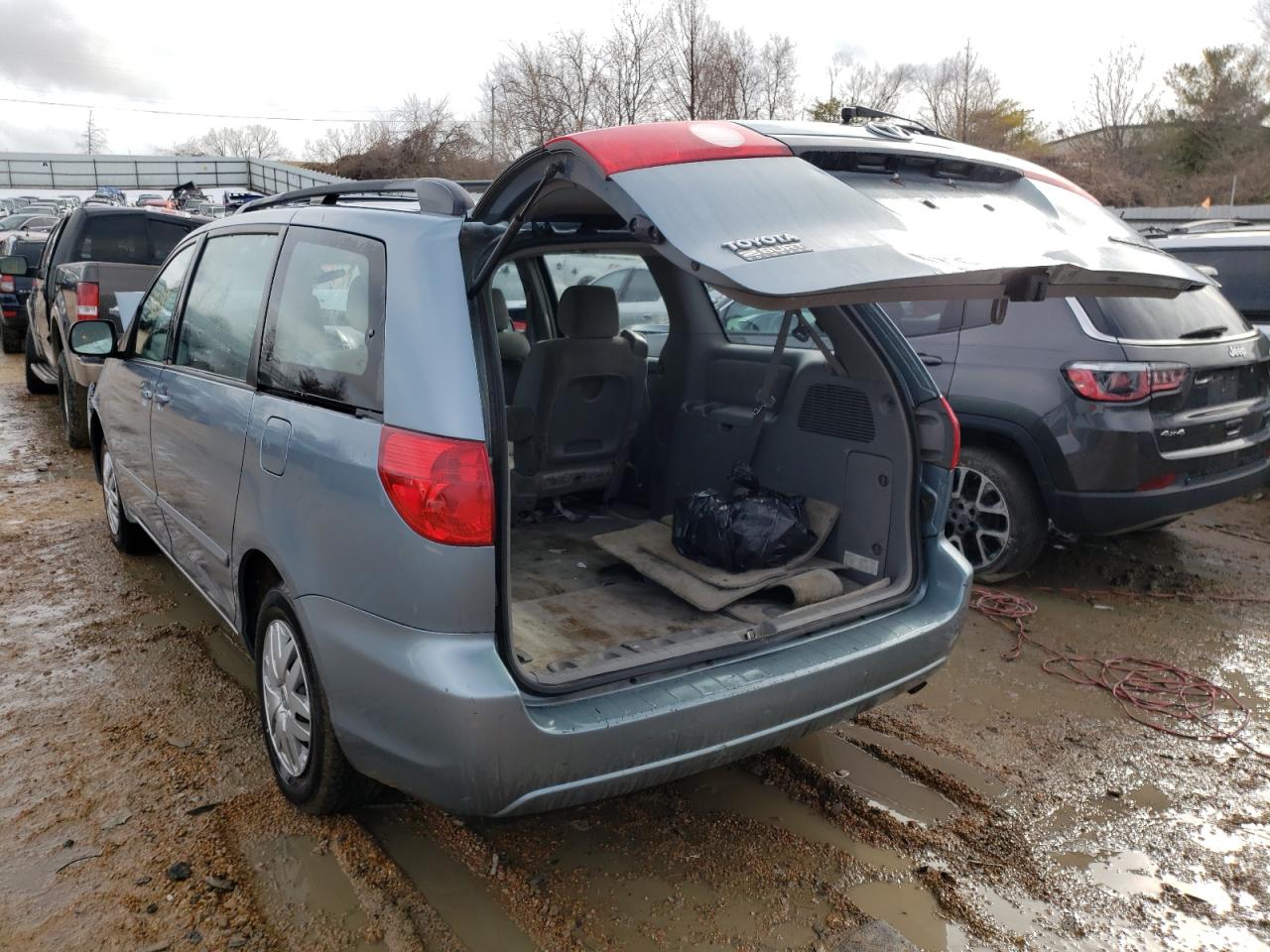 Photo 3 from auction – 2006 TOYOTA SIENNA CE with VIN 5TDZA23C06S537060