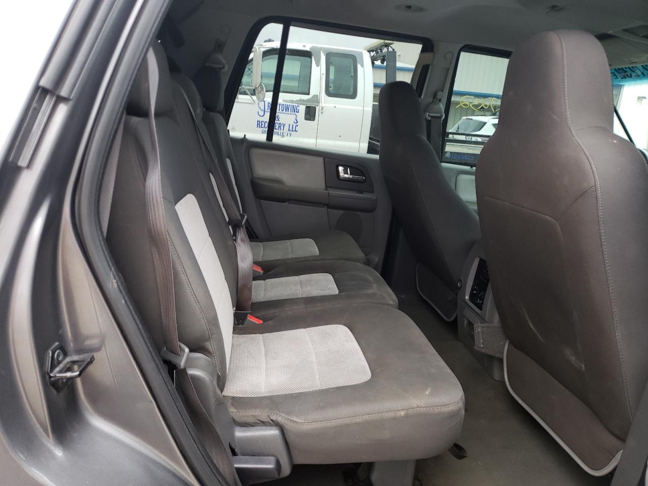 Photo 6 from auction – 2005 FORD EXPEDITION with VIN 1FMPU15575LA49517