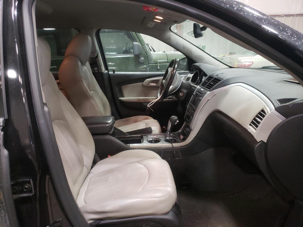 Photo 5 from auction – 2012 CHEVROLET TRAVERSE L with VIN 1GNKRLED8CJ135762