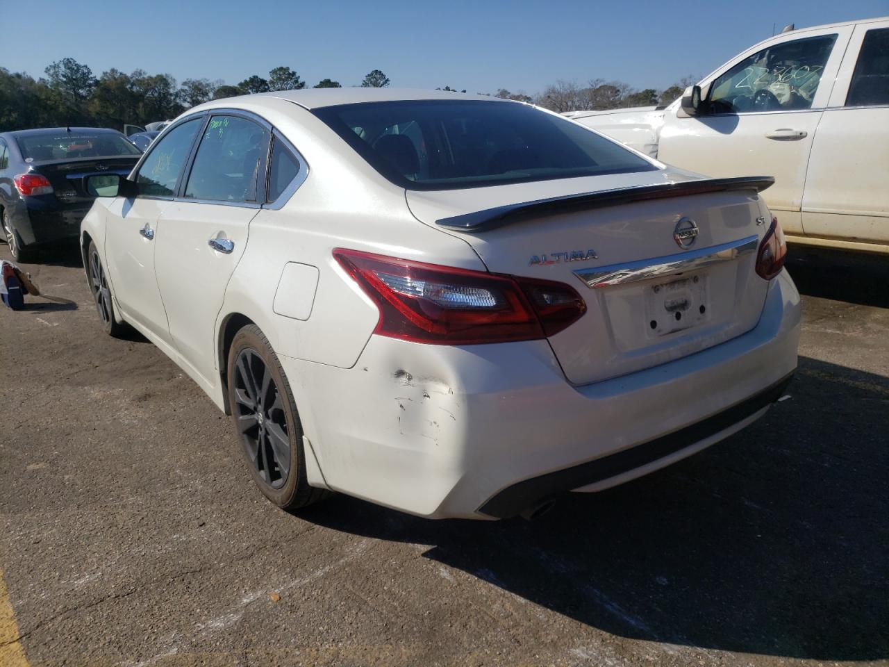 Photo 3 from auction – 2017 NISSAN ALTIMA 2.5 with VIN 1N4AL3AP2HC220135