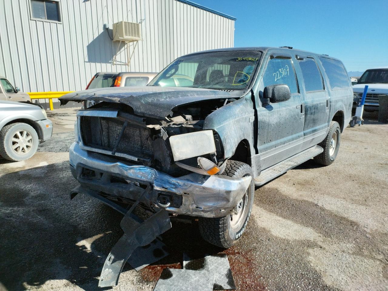 Photo 2 from auction – 2004 FORD EXCURSION with VIN 1FMNU41L14EB14278