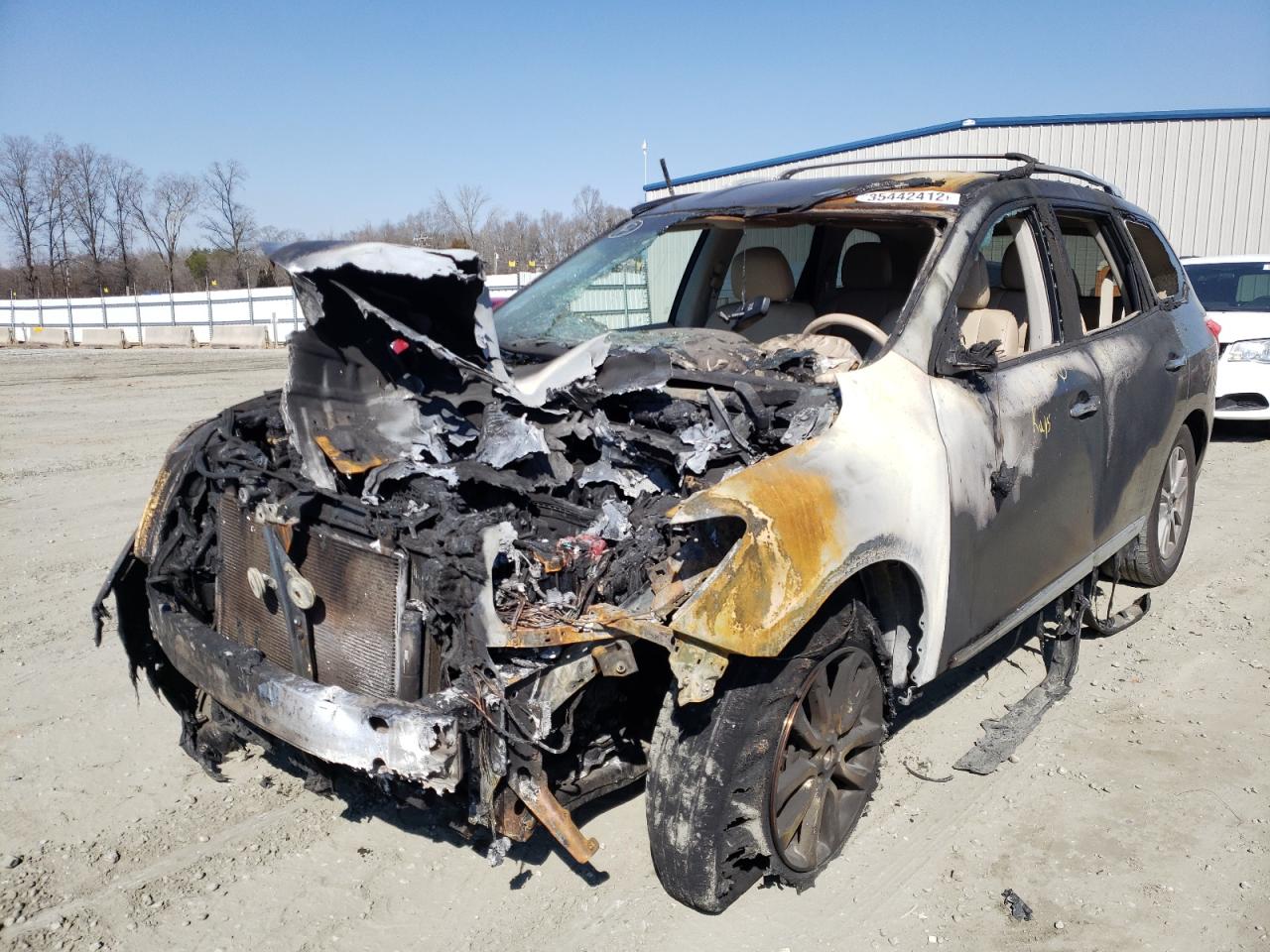 Photo 2 from auction – 2014 NISSAN PATHFINDER with VIN 5N1AR2MN4EC675749