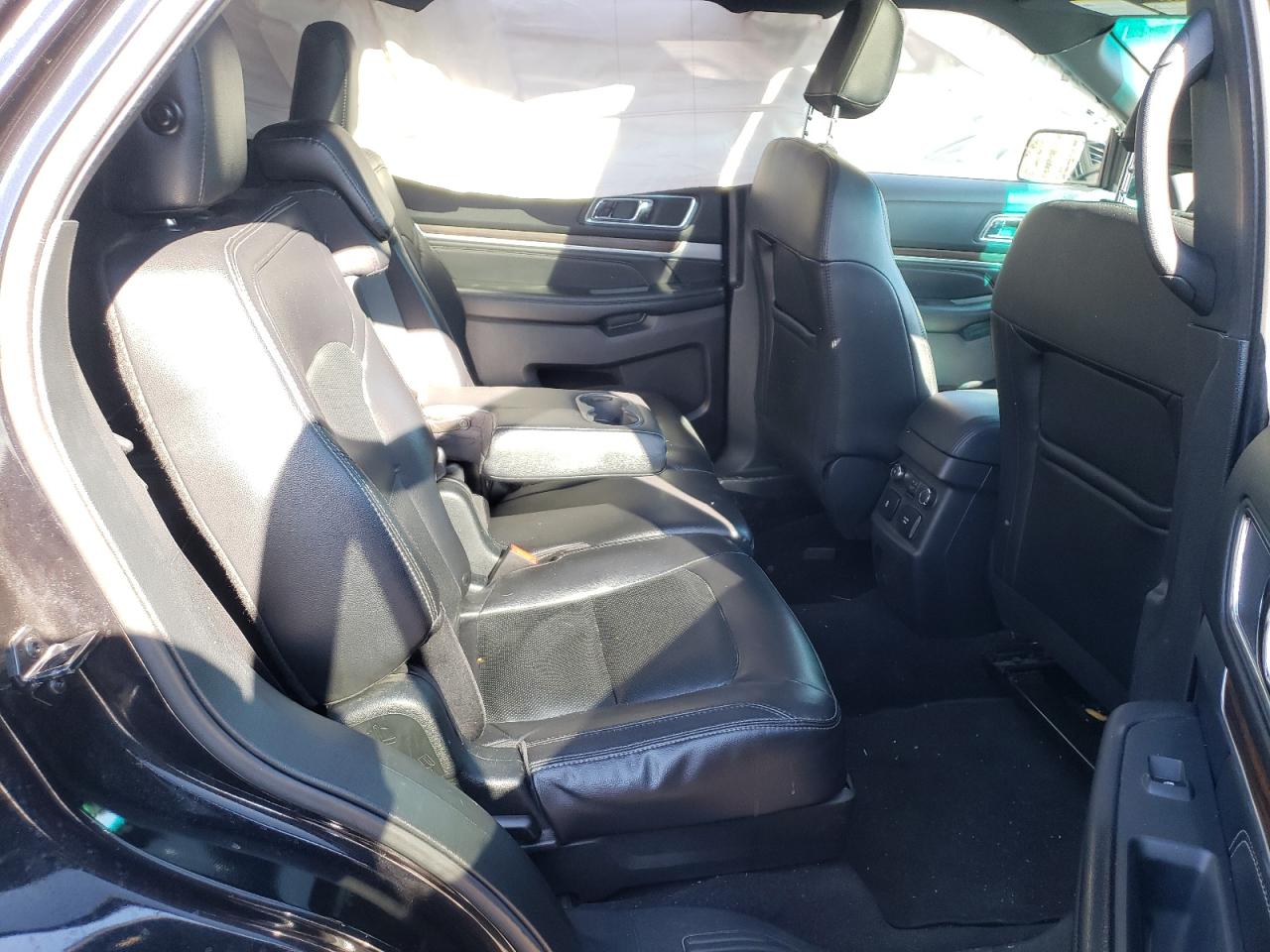 Photo 6 from auction – 2019 FORD EXPLORER L with VIN 1FM5K8F8XKGB10300