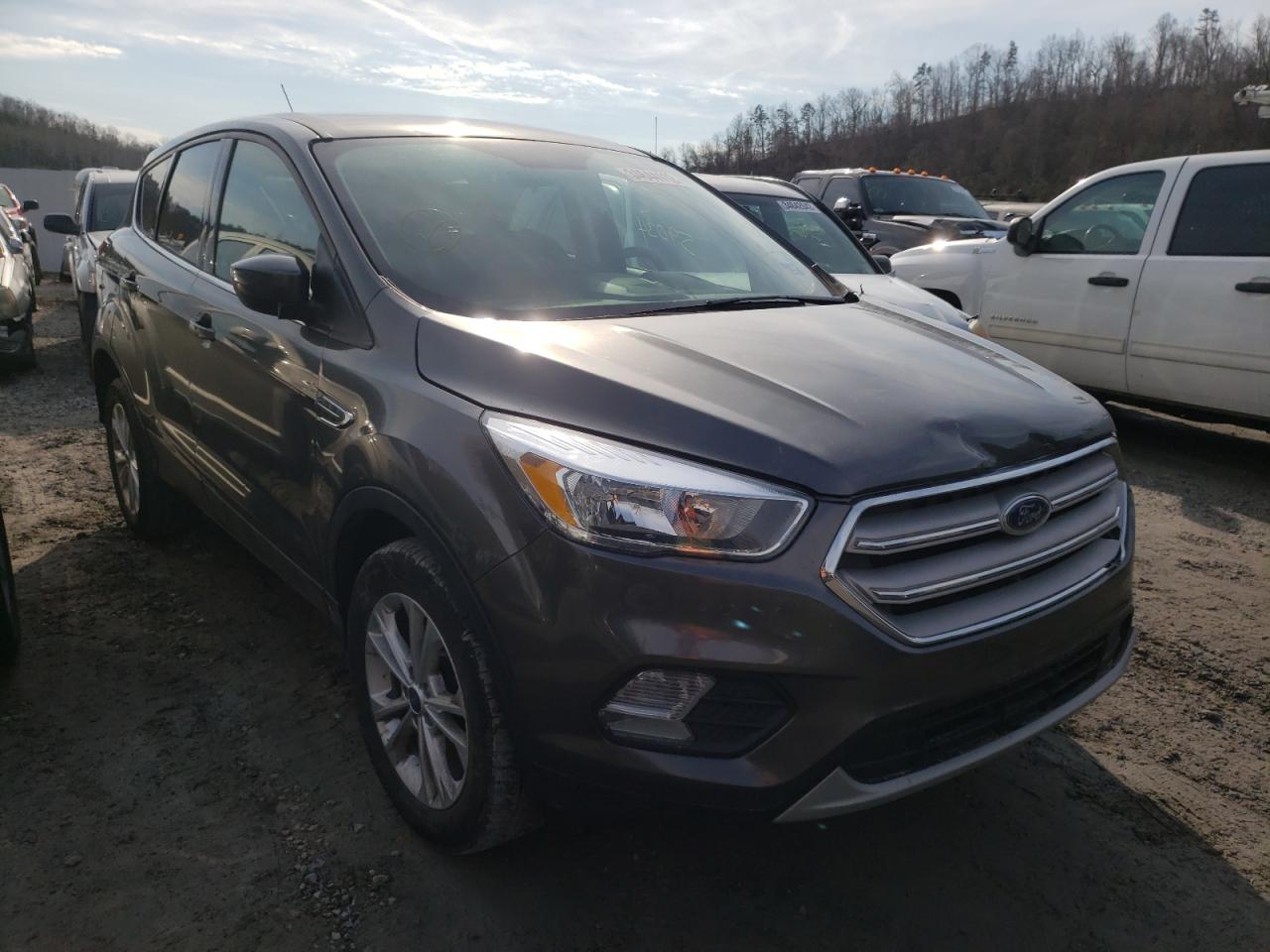 FORD ESCAPE SE 2019 with VIN 1FMCU9GD3KUB52490 - Photo from auction