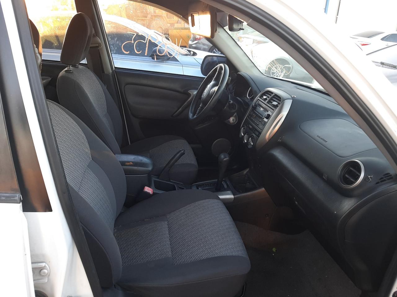 Photo 5 from auction – 2004 TOYOTA RAV4 with VIN JTEGD20V540029442