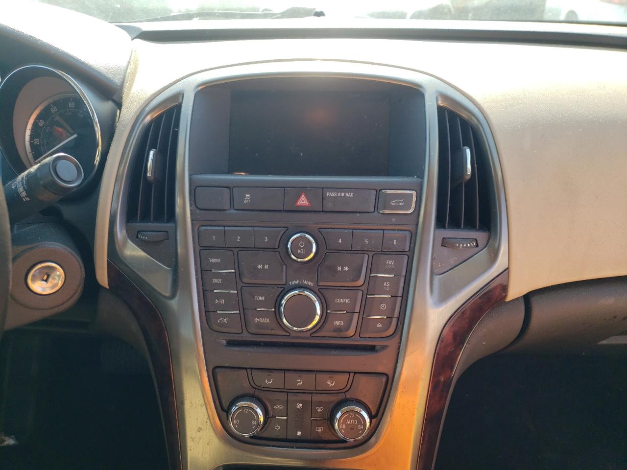 Photo 9 from auction – 2015 BUICK VERANO with VIN 1G4PP5SK0F4138561