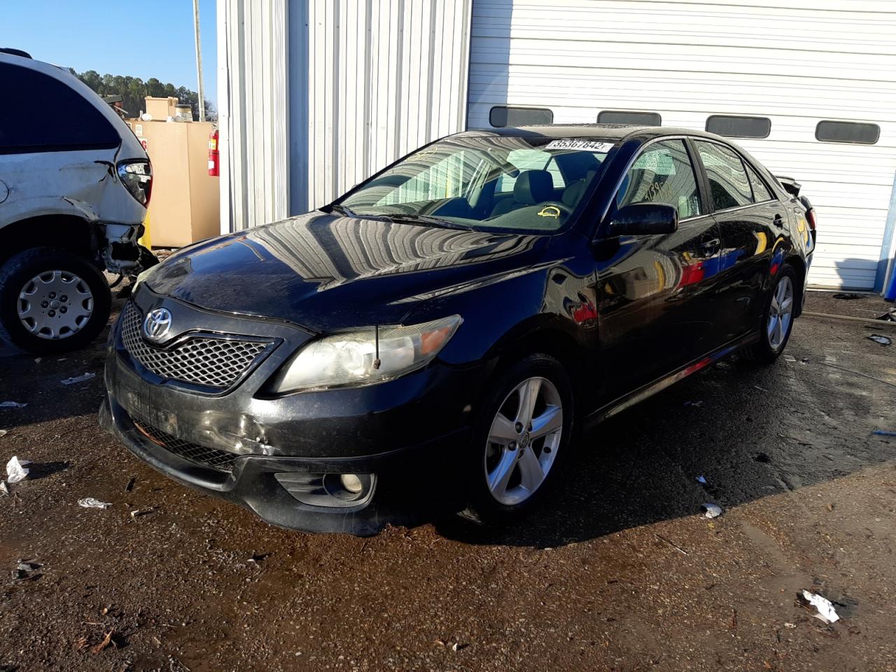 Photo 2 from auction – 2011 TOYOTA CAMRY BASE with VIN 4T1BF3EK7BU674088