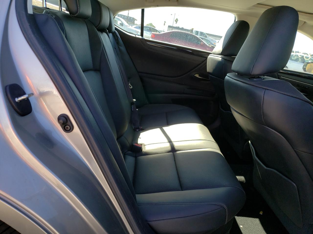 Photo 6 from auction – 2020 LEXUS ES 300H with VIN 58AD21B13LU008389