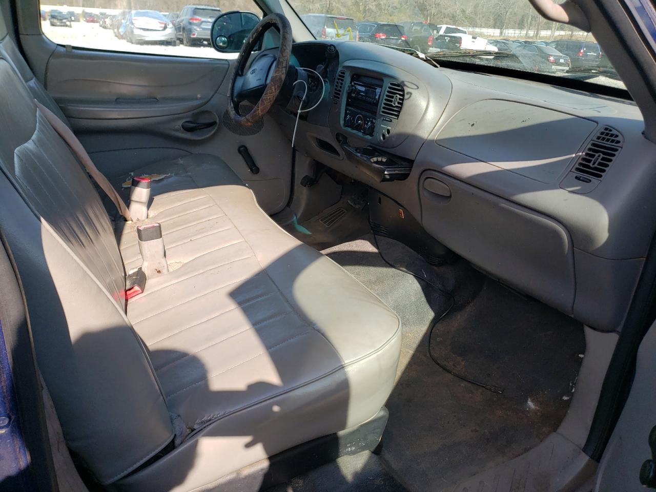 Photo 5 from auction – 1997 FORD F150 with VIN 1FTDF1723VNB16199
