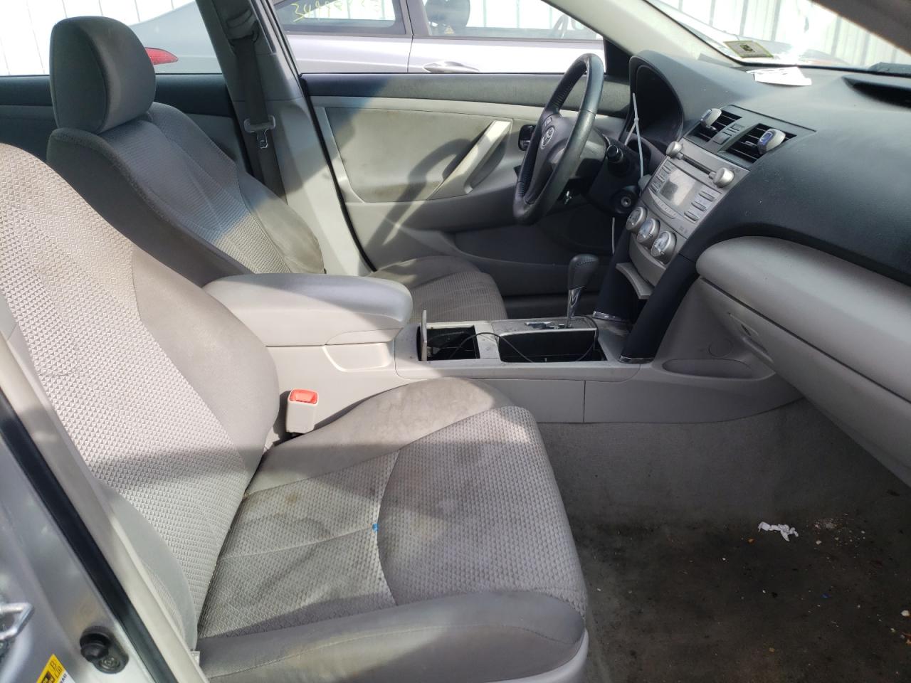 Photo 5 from auction – 2011 TOYOTA CAMRY BASE with VIN 4T1BF3EK9BU690731