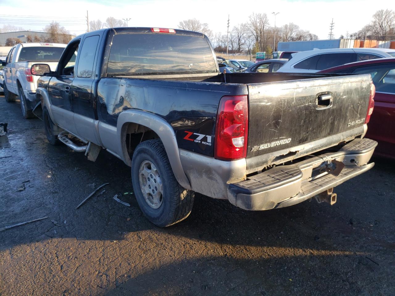 Photo 3 from auction – 2003 CHEVROLET SILVERADO with VIN 2GCEK19T331136327