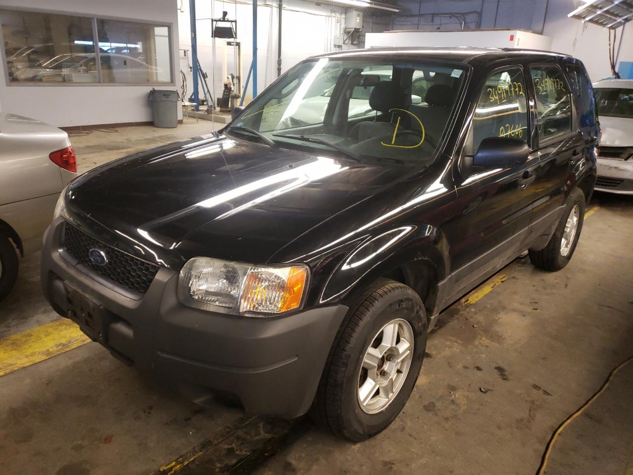 Photo 2 from auction – 2004 FORD ESCAPE LIM with VIN 1FMYU021X4DA06170