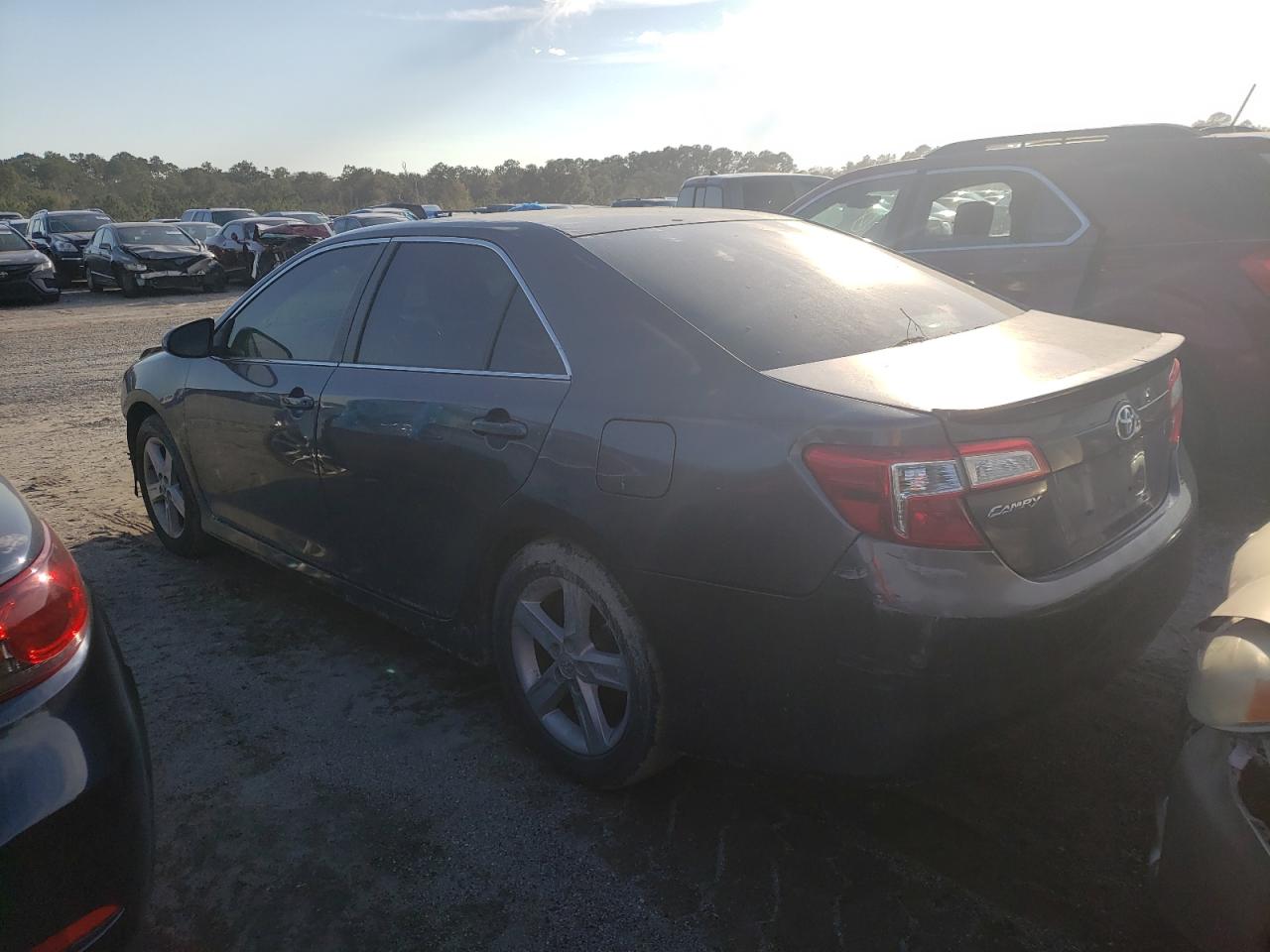 Photo 3 from auction – 2014 TOYOTA CAMRY L with VIN 4T1BF1FK3EU393882
