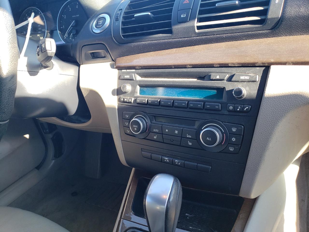 Photo 9 from auction – 2010 BMW 128 I with VIN WBAUL7C56AVJ77548