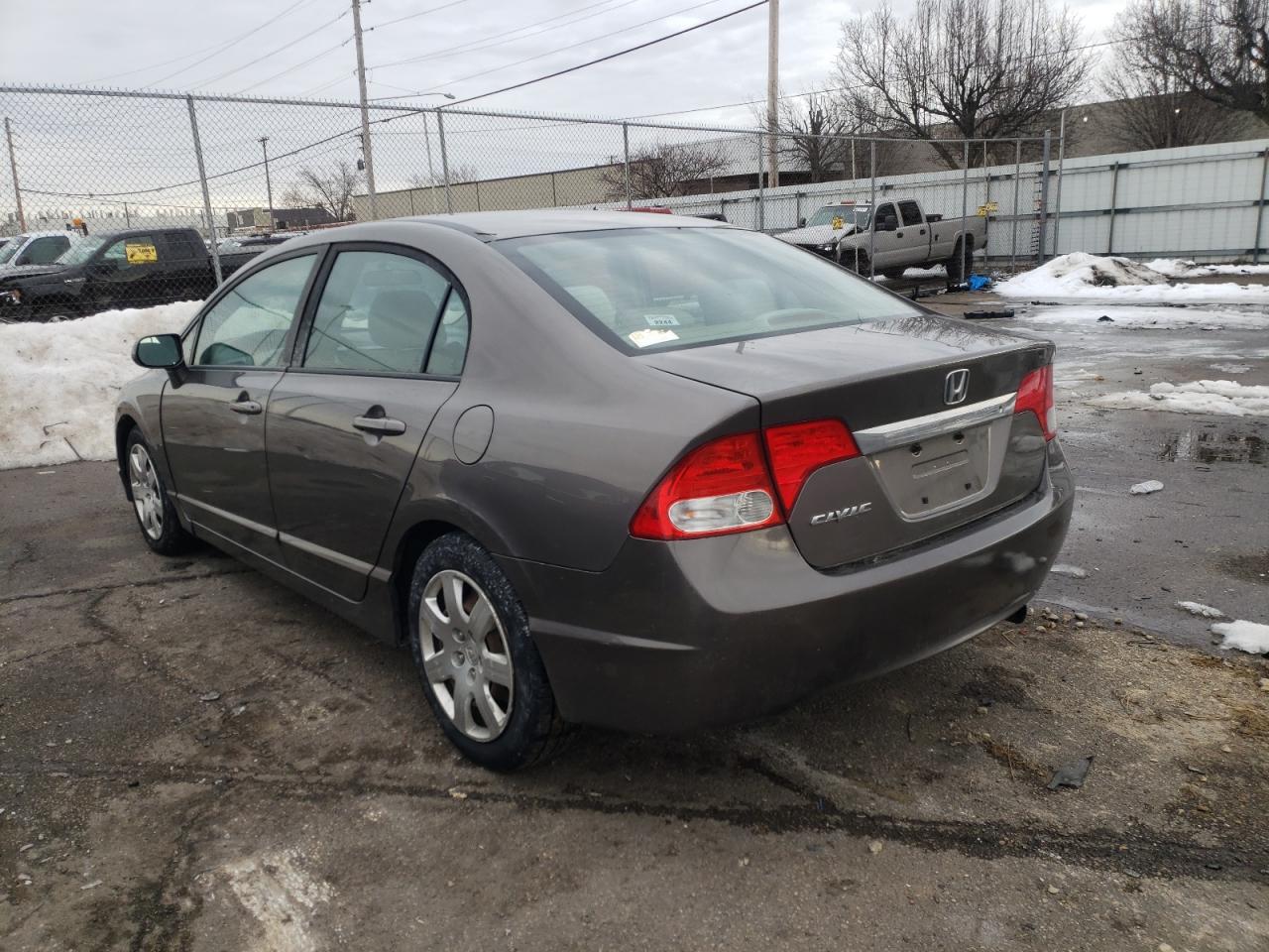 Photo 3 from auction – 2011 HONDA CIVIC LX with VIN 19XFA1F51BE025211