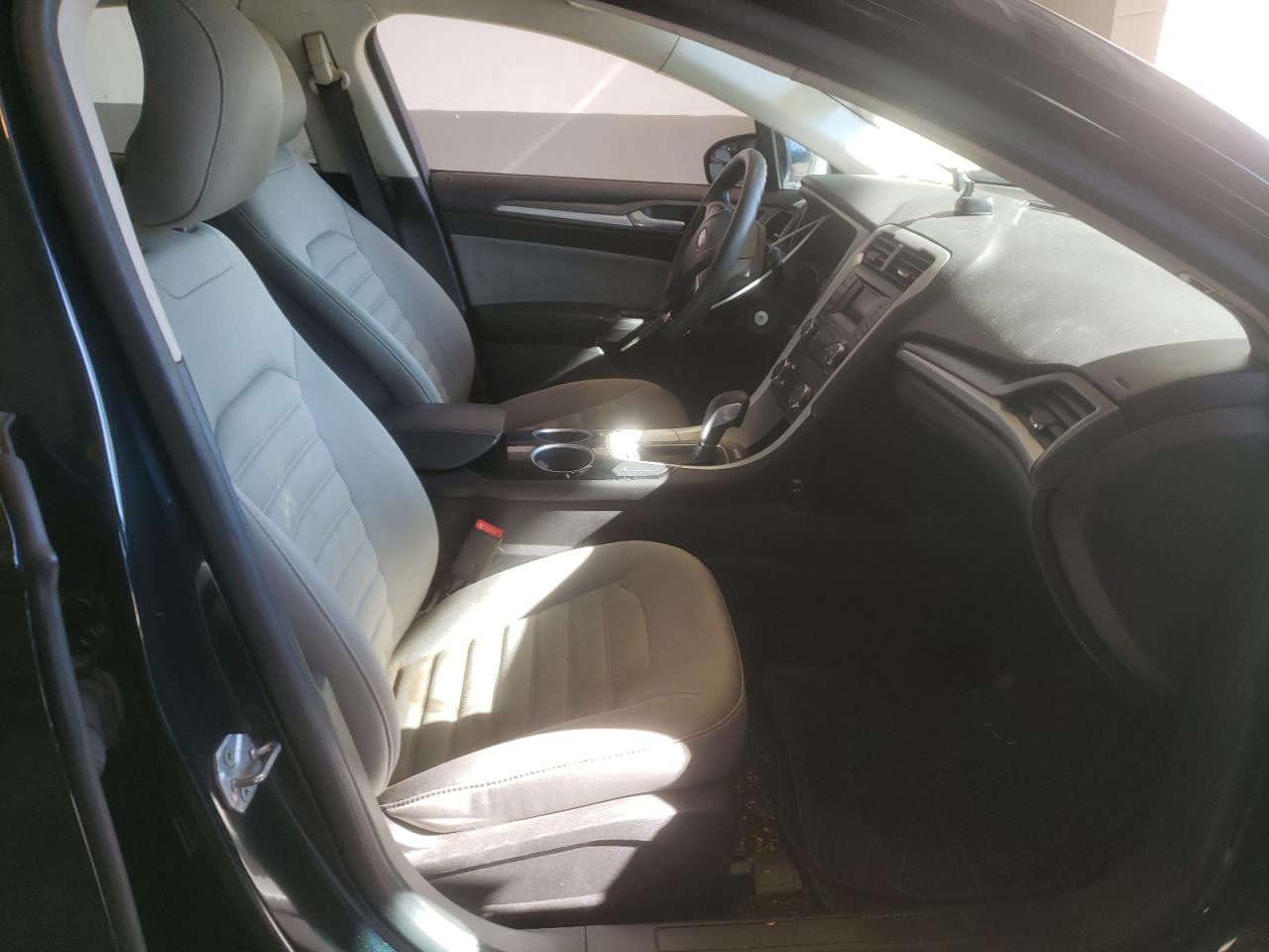 Photo 5 from auction – 2014 FORD FUSION S with VIN 3FA6P0G73ER140596