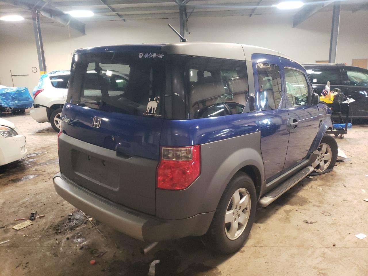Photo 4 from auction – 2004 HONDA ELEMENT EX with VIN 5J6YH28544L036151