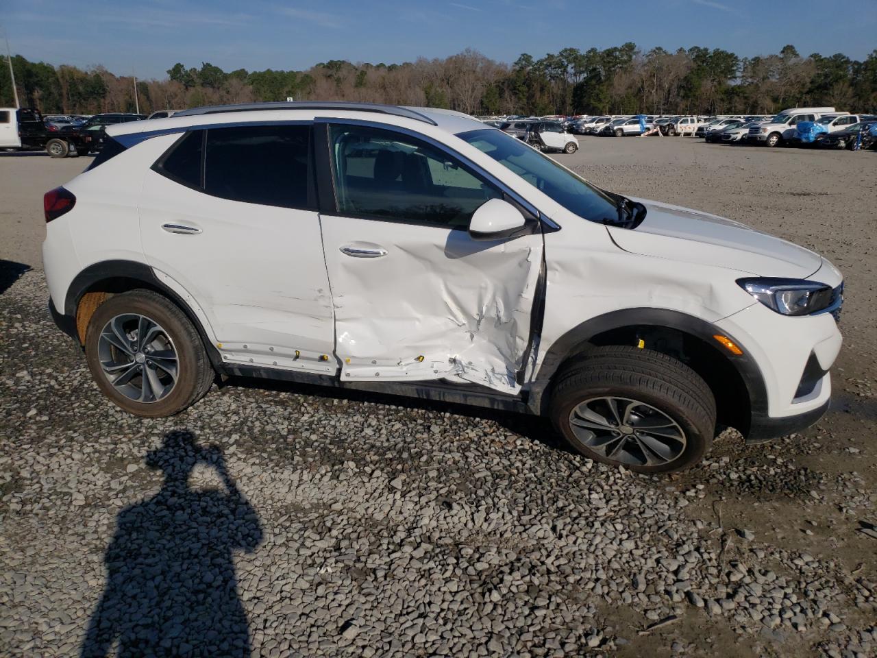 Photo 9 from auction – 2022 BUICK ENCORE GX with VIN KL4MMDSL6NB067082