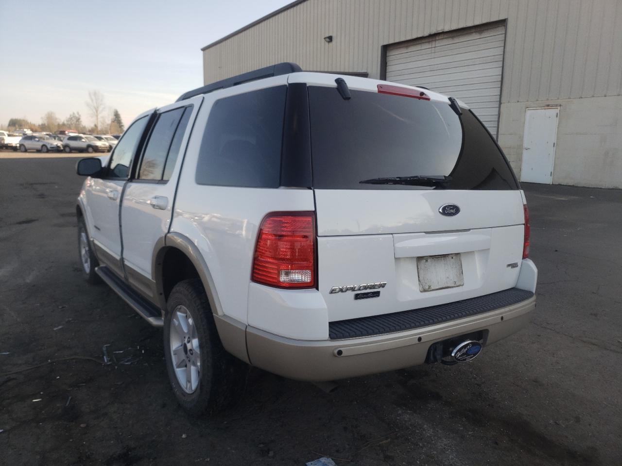 Photo 3 from auction – 2005 FORD EXPLORER E with VIN 1FMZU74K55UA90399