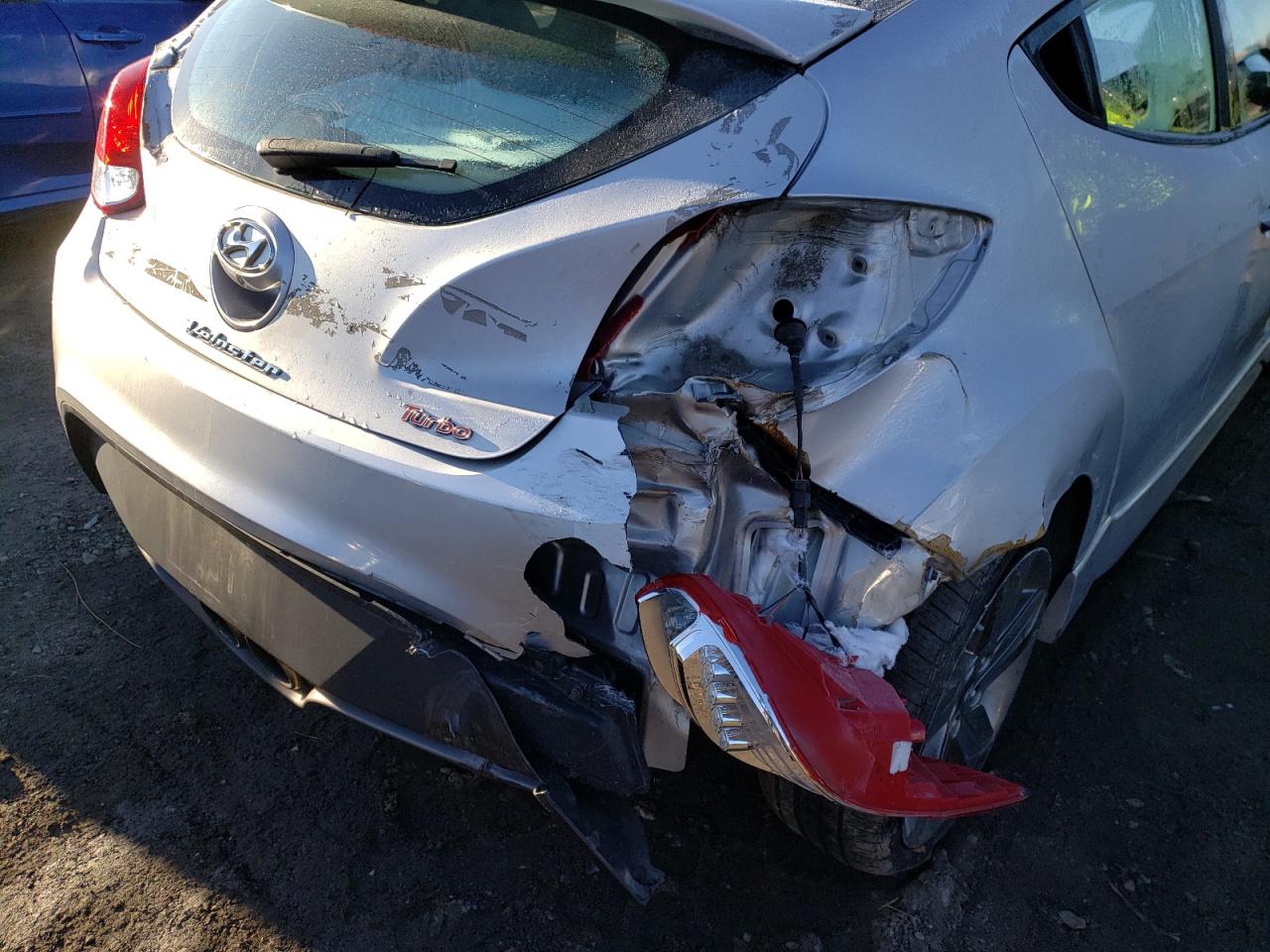 Photo 9 from auction – 2014 HYUNDAI VELOSTER T with VIN KMHTC6AE2EU199758