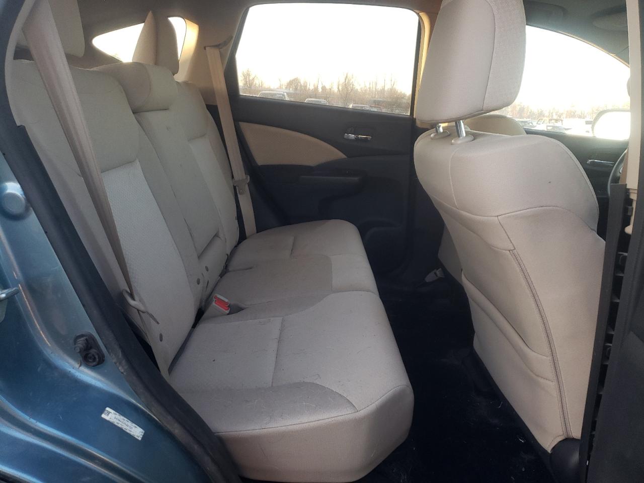 Photo 6 from auction – 2015 HONDA CR-V with VIN 2HKRM4H5XFH647357