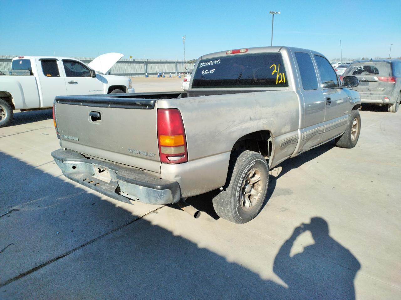 Photo 4 from auction – 2002 CHEVROLET SILVERADO with VIN 2GCEC19V521301405