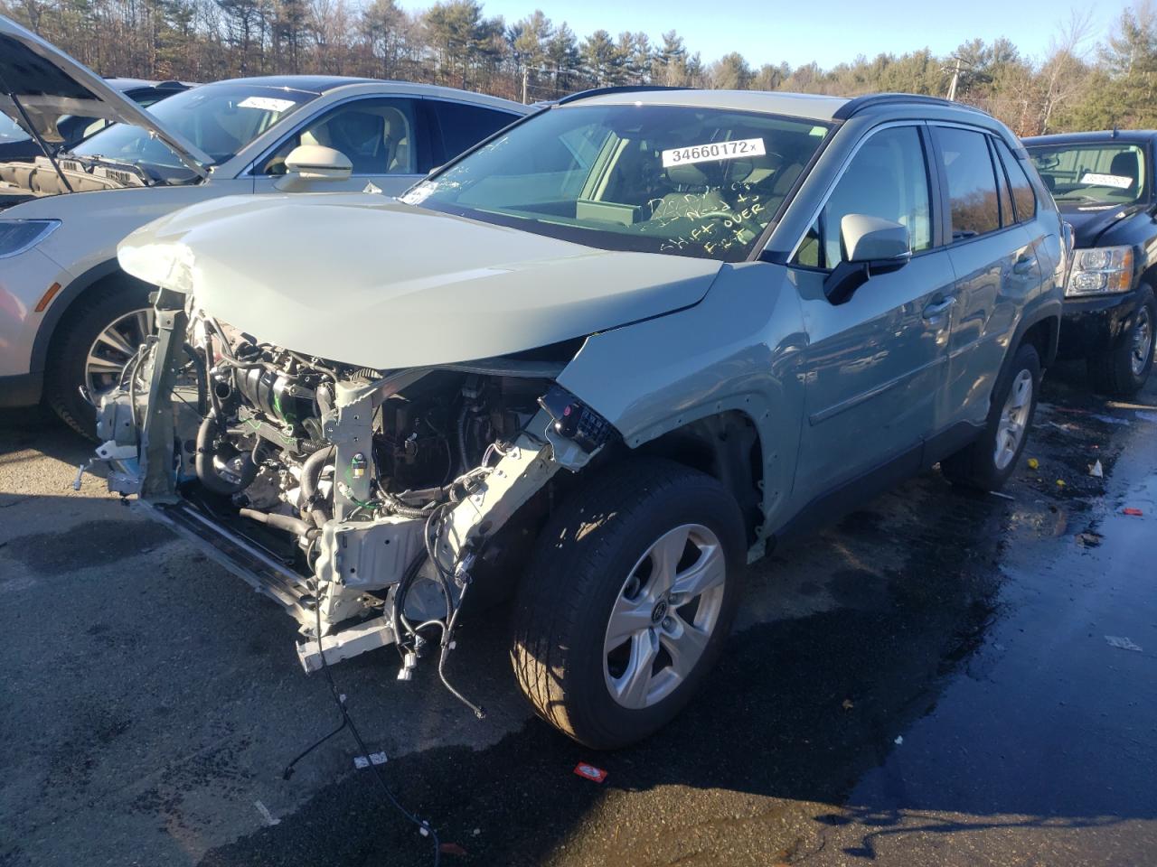 Photo 2 from auction – 2020 TOYOTA RAV4 XLE with VIN JTMP1RFV9LD064988