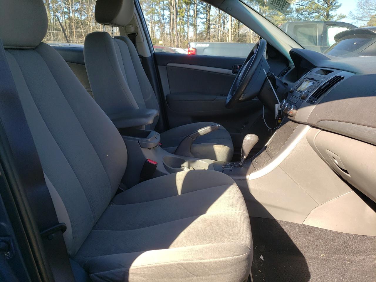 Photo 5 from auction – 2009 HYUNDAI SONATA GLS with VIN 5NPET46C59H532298