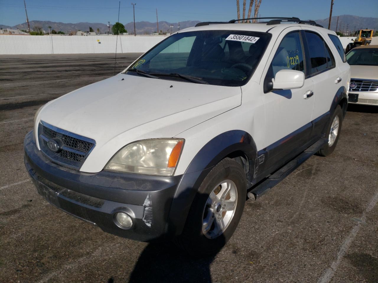Photo 2 from auction – 2005 KIA SORENTO EX with VIN KNDJD733655468381