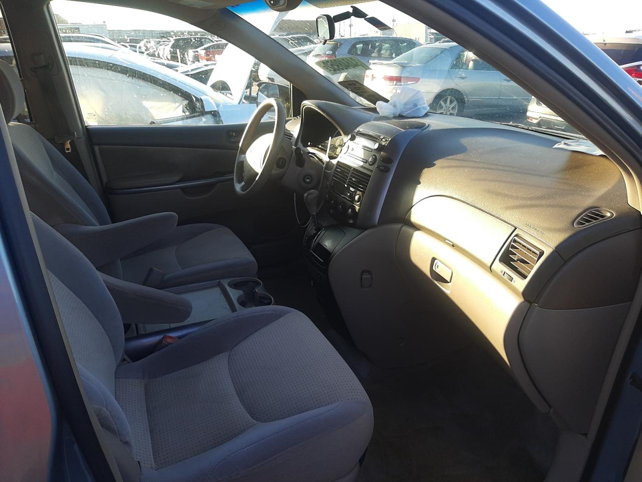 Photo 5 from auction – 2006 TOYOTA SIENNA CE with VIN 5TDZA23C36S555097