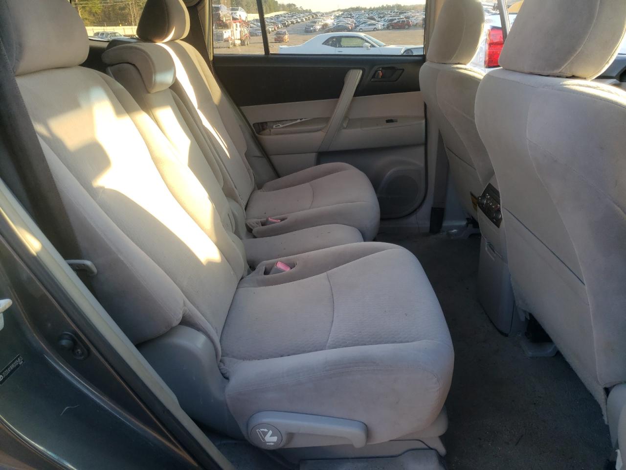 Photo 6 from auction – 2008 TOYOTA HIGHLANDER with VIN JTEDS41A982025453