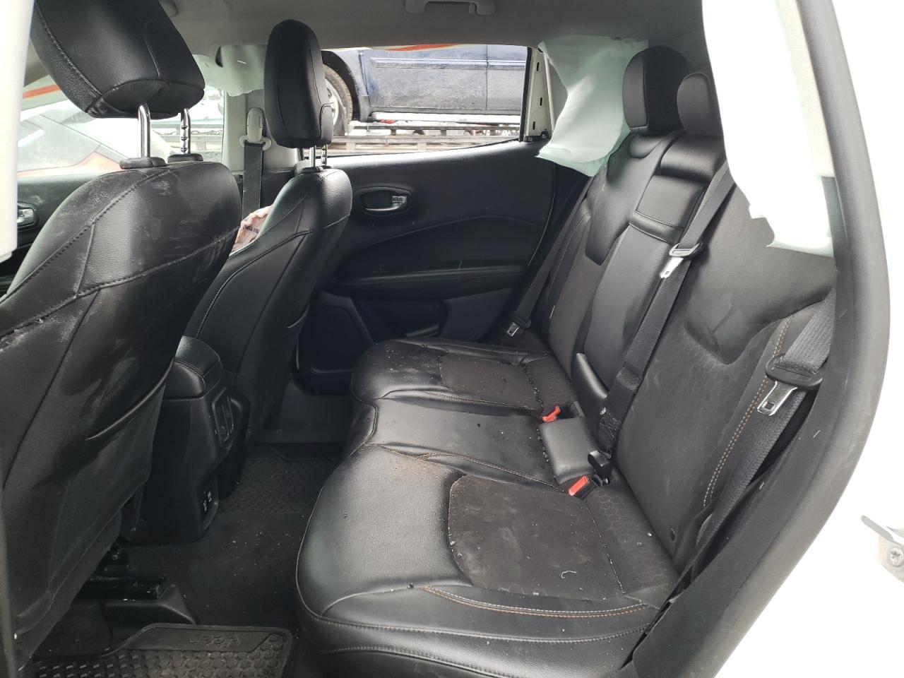 Photo 6 from auction – 2018 JEEP COMPASS LA with VIN 3C4NJDBB9JT270518