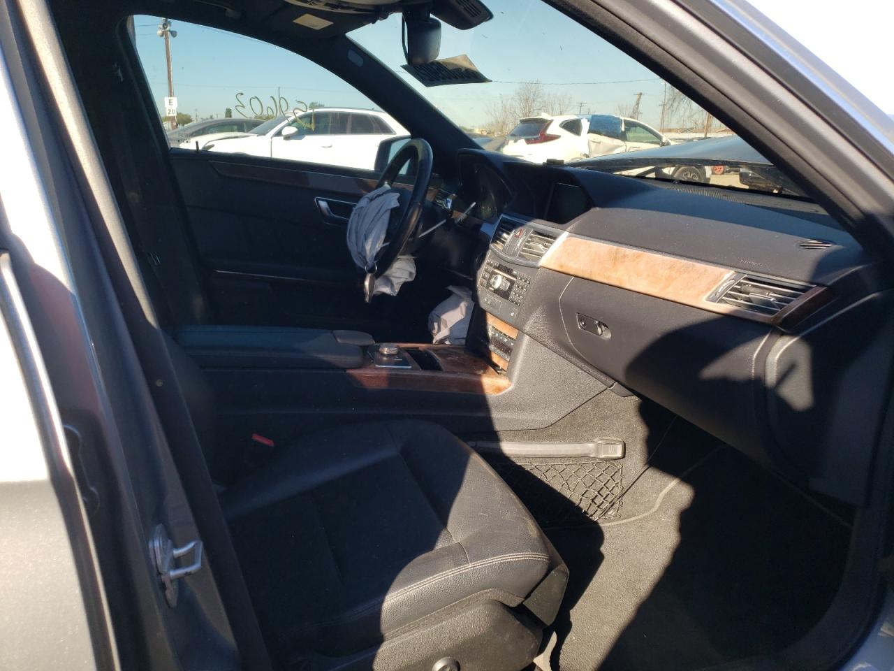 Photo 5 from auction – 2012 MERCEDES-BENZ E 350 with VIN WDDHF5KB7CA541354