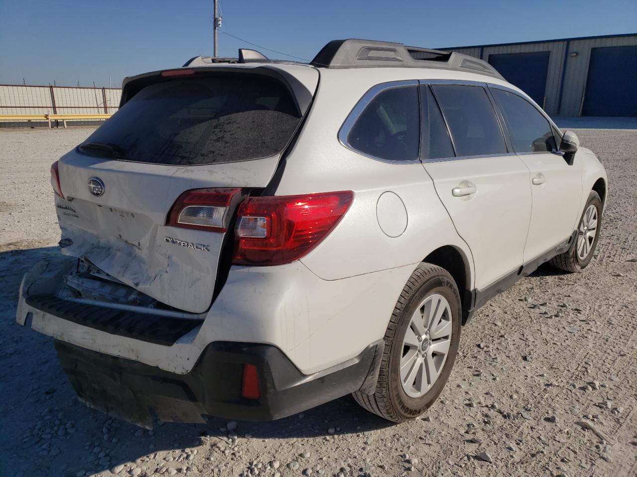 Photo 4 from auction – 2018 SUBARU OUTBACK 2. with VIN 4S4BSAFC1J3294188
