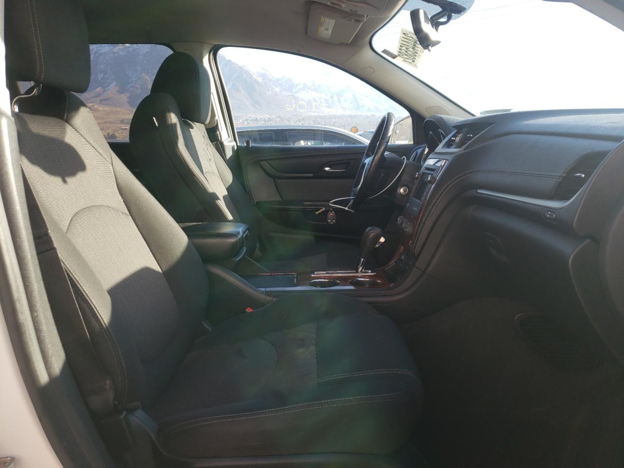 Photo 5 from auction – 2013 CHEVROLET TRAVERSE L with VIN 1GNKVGKD5DJ205680