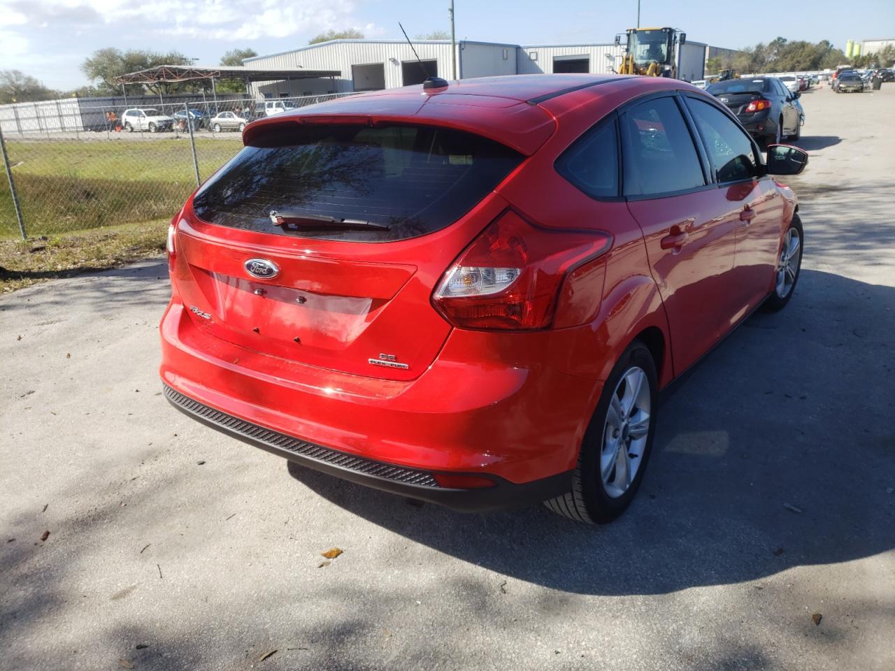Photo 4 from auction – 2014 FORD FOCUS SE with VIN 1FADP3K2XEL403315