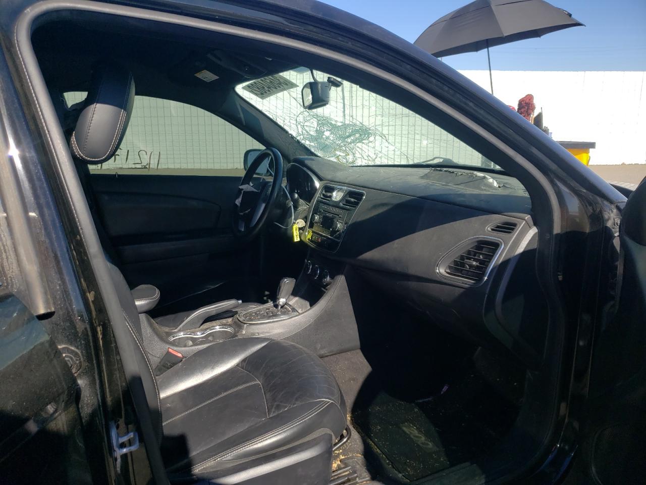 Photo 5 from auction – 2014 CHRYSLER 200 LIMITE with VIN 1C3CCBCG4EN100030