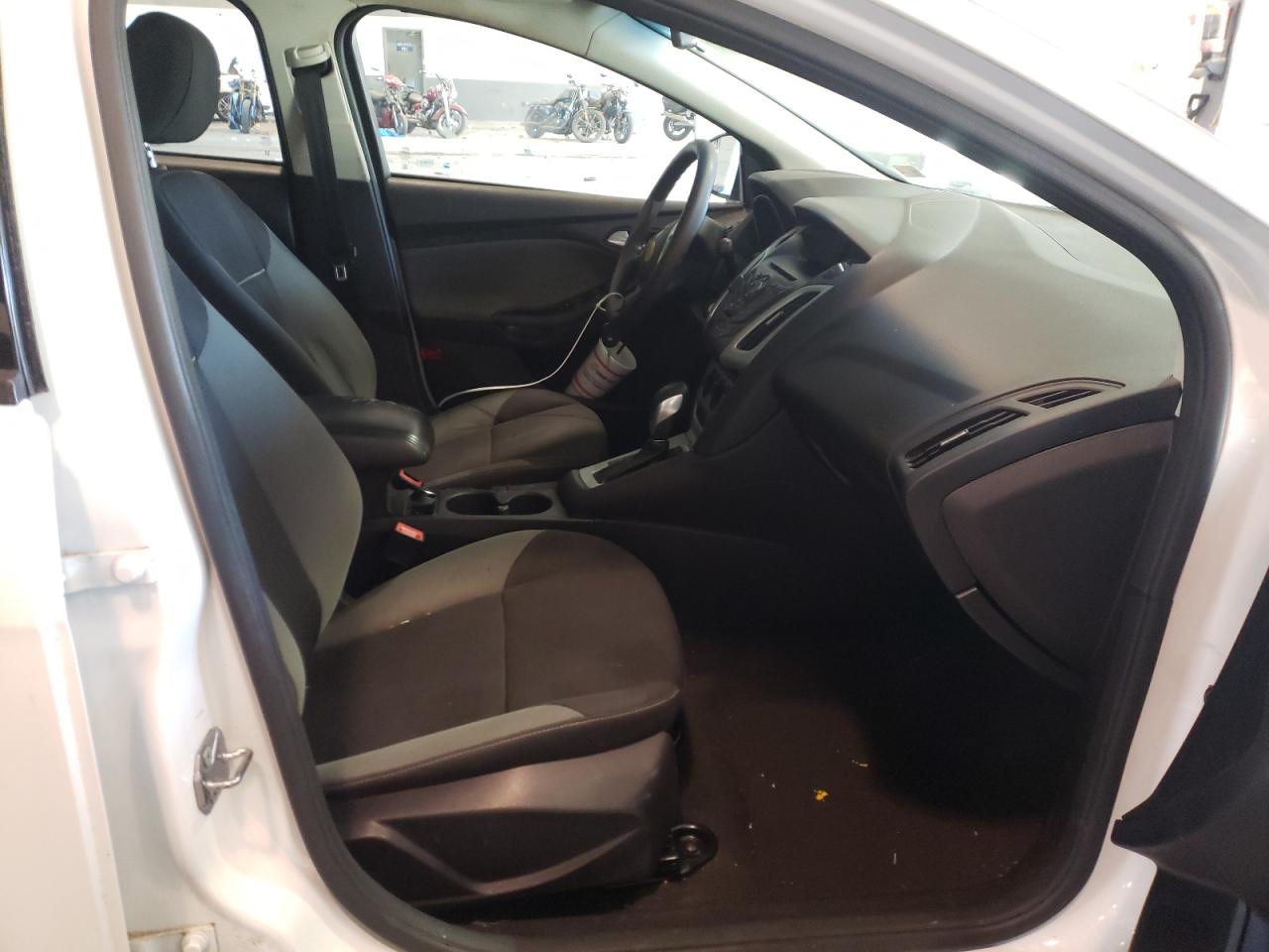 Photo 5 from auction – 2014 FORD FOCUS SE with VIN 1FADP3F26EL416718