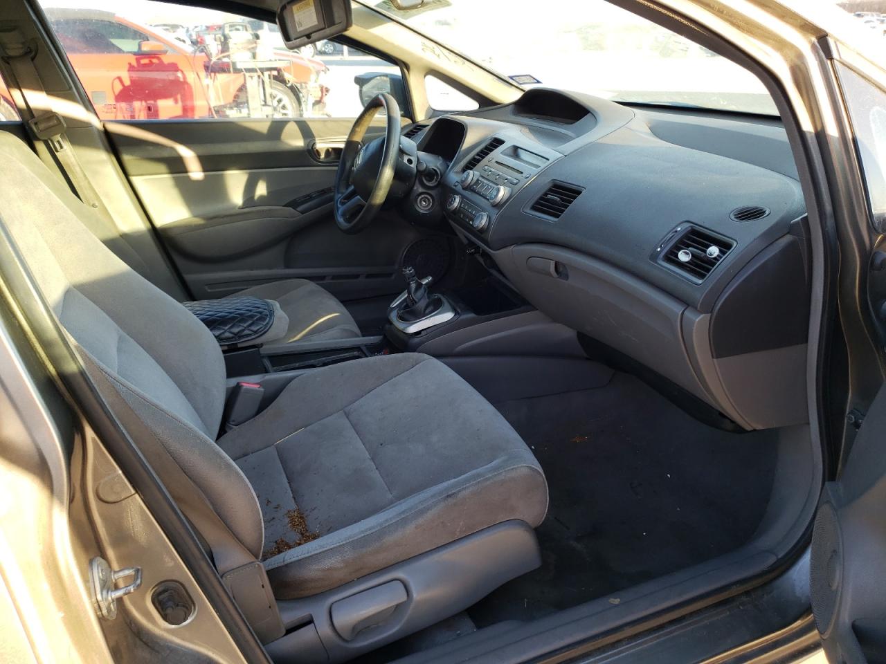 Photo 5 from auction – 2008 HONDA CIVIC LX with VIN 2HGFA15558H320974