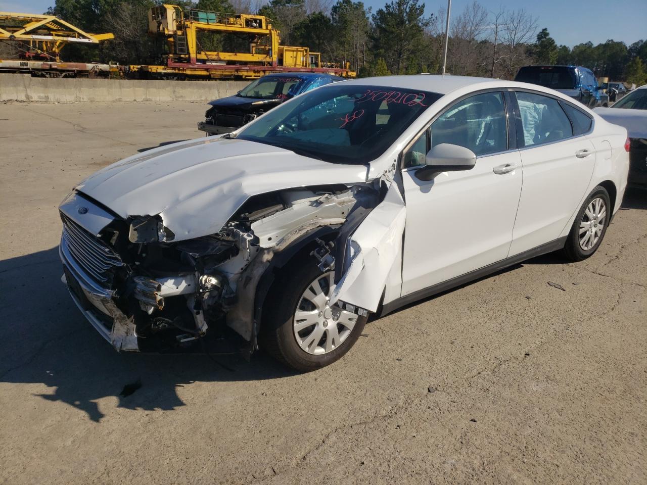 Photo 2 from auction – 2013 FORD FUSION S with VIN 3FA6P0G75DR154627