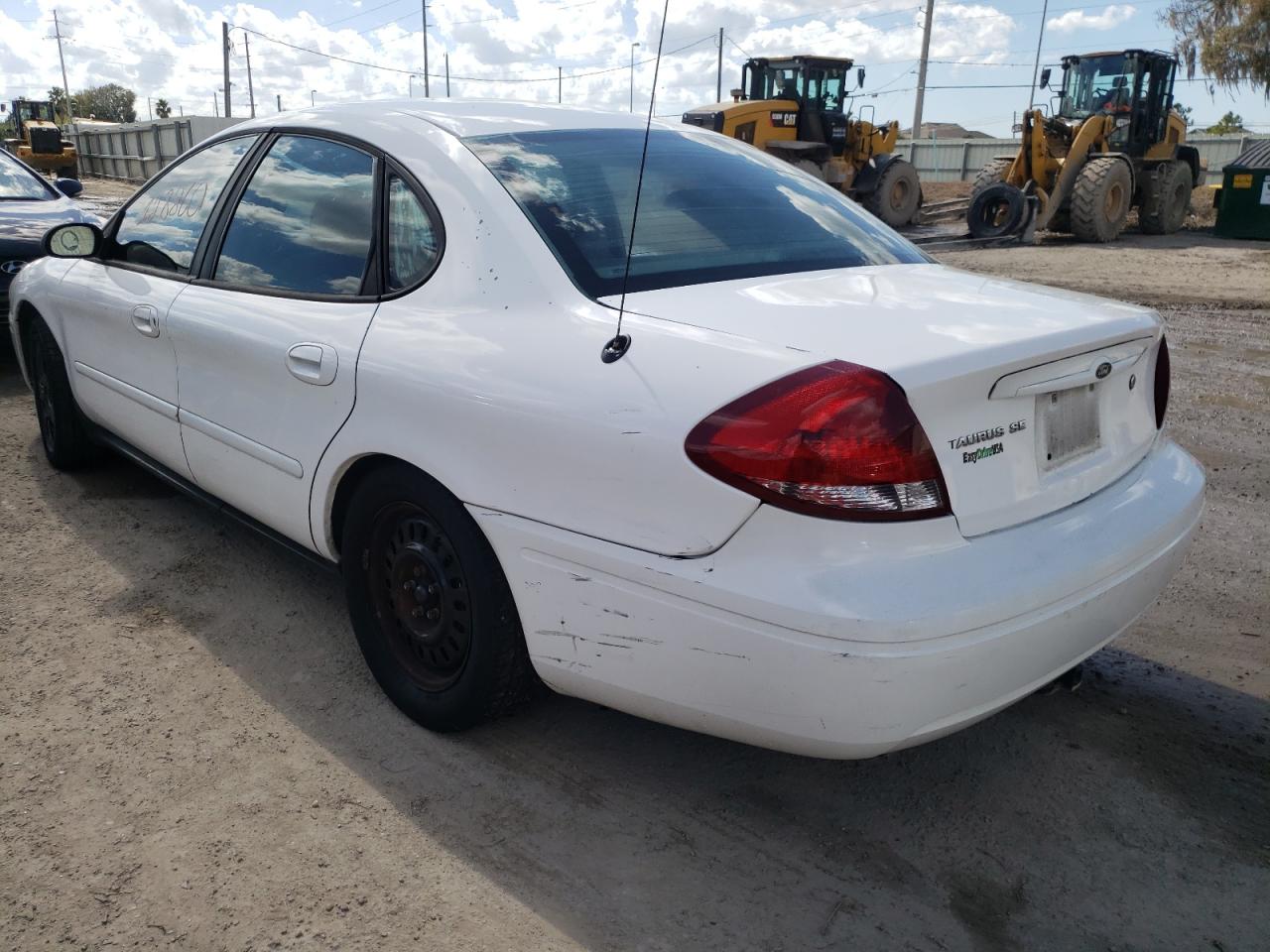 Photo 3 from auction – 2005 FORD TAURUS SE with VIN 1FAFP53255A139533