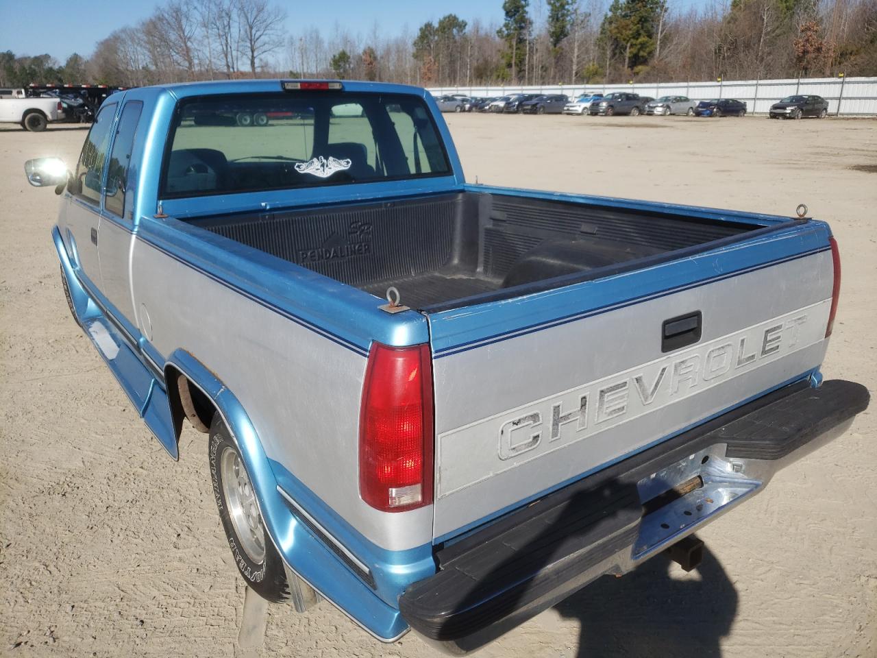 Photo 3 from auction – 1994 CHEVROLET GMT-400 C1 with VIN 2GCEC19K2R1279377