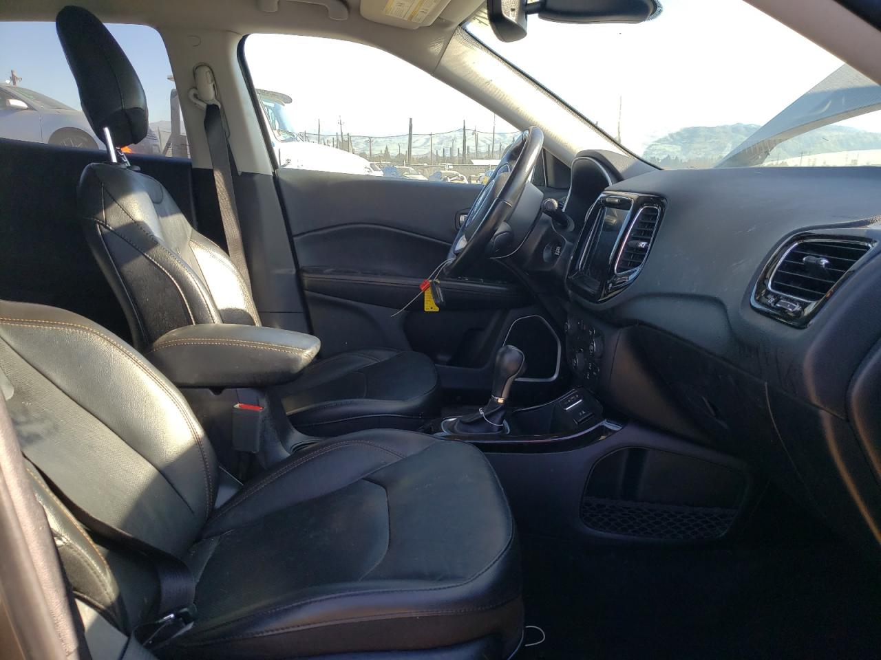 Photo 5 from auction – 2020 JEEP COMPASS LI with VIN 3C4NJCCB4LT125656