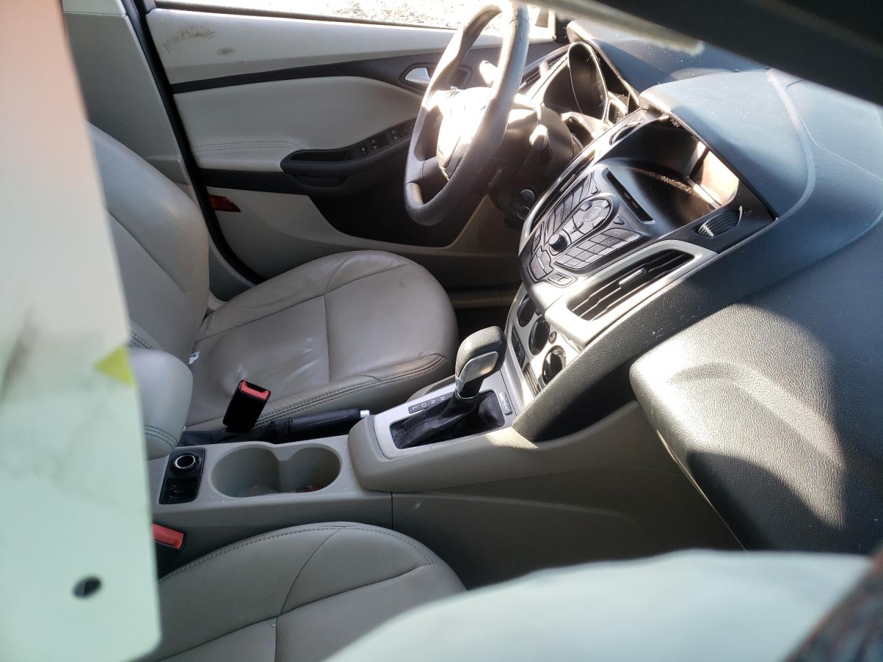 Photo 5 from auction – 2012 FORD FOCUS SE with VIN 1FAHP3F26CL263143