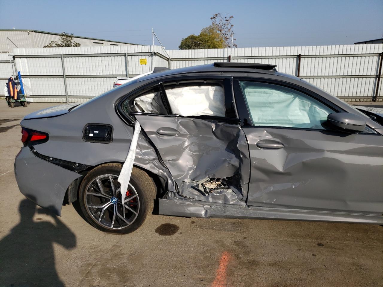 Photo 9 from auction – 2022 BMW 530E with VIN WBA13AG03NCJ21535