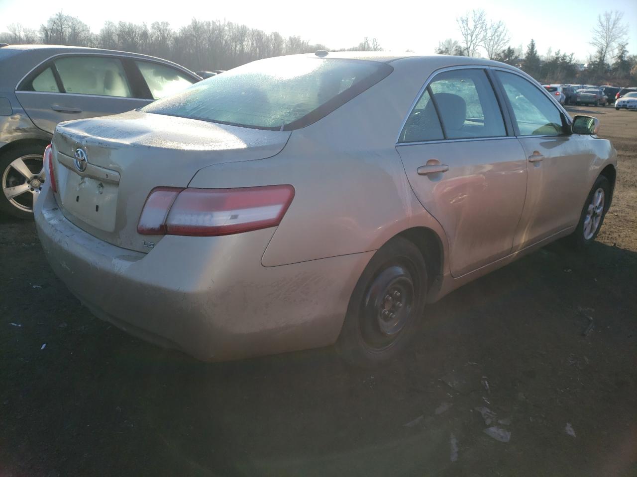 Photo 4 from auction – 2011 TOYOTA CAMRY BASE with VIN 4T4BF3EKXBR139083