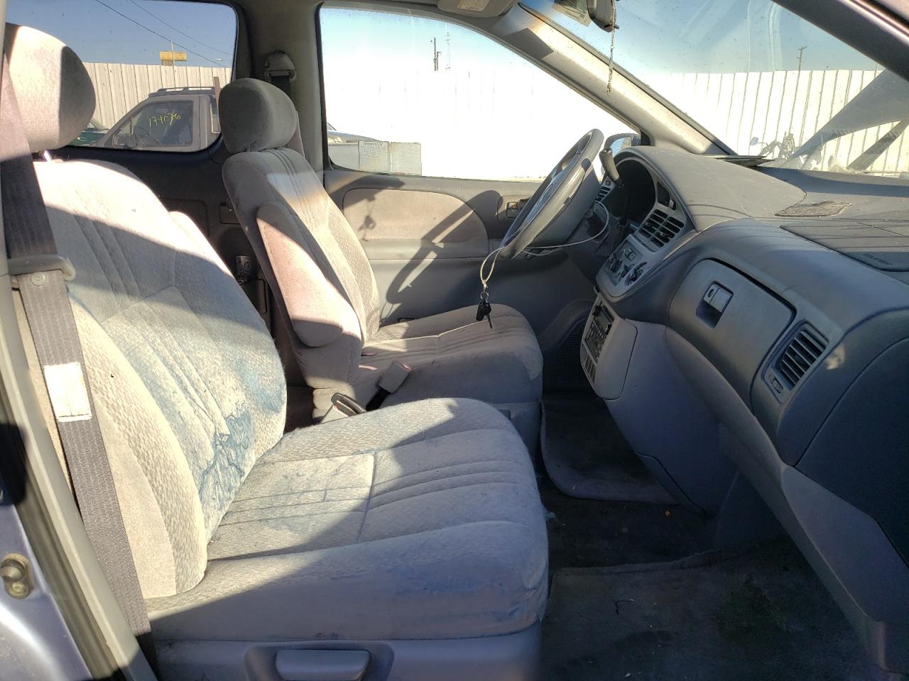 Photo 5 from auction – 2003 TOYOTA SIENNA CE with VIN 4T3ZF19CX3U522367